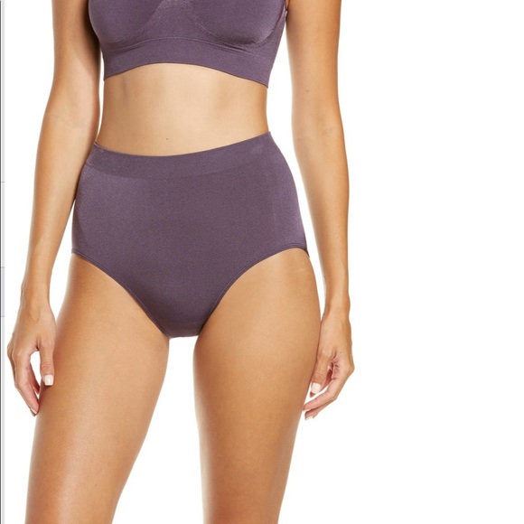 Other - NWOT Wacoal Smoothing Shapewear Briefs